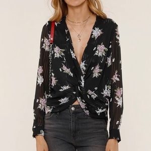 NWT Heartloom floral front twist blouse, size XS